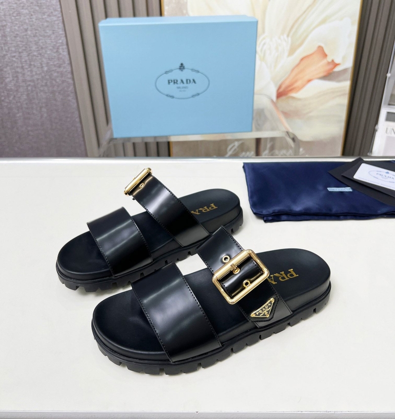 Pra*a slippers
